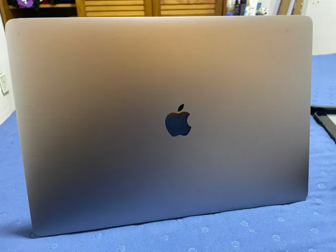 MacBook Pro i7 2018 