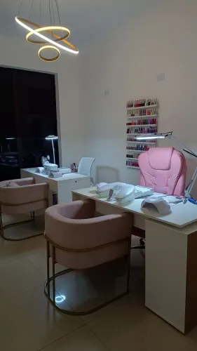 Nail designer