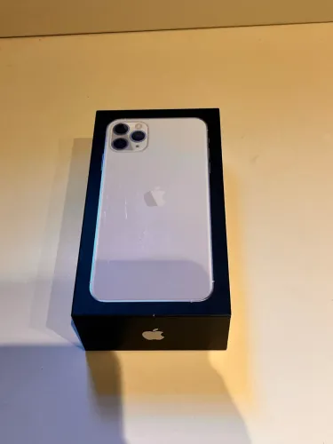 Iphone 11 pro max 256gb 70% de bateria