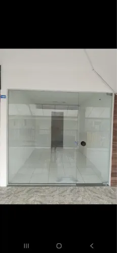 Alugo um ponto comercial