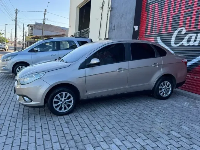 Fiat Grand Siena Attrac. 1.4 EVO F.flex 8V 2013