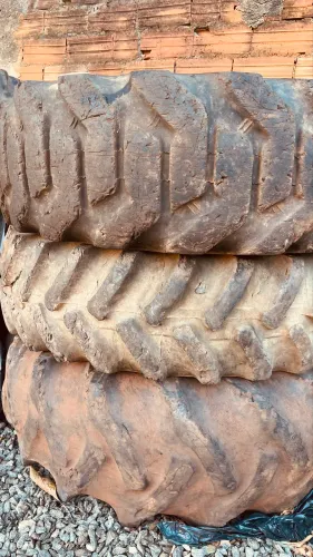 Pneu trator