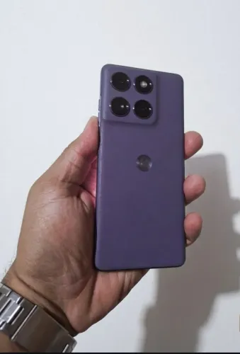 MOTOROLA EDGE 70 (512 GB) - Lançamento 2026 Impecável!