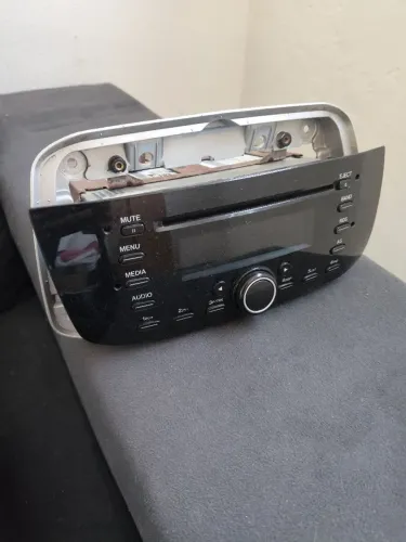 Rádio original Punto 2013 