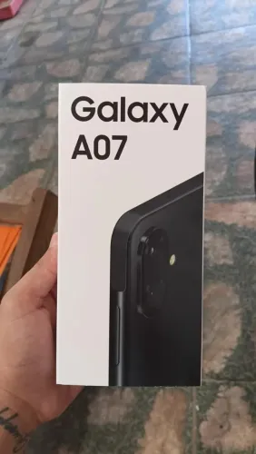 Vende-se celular novo lacrado nota fiscal tudo 