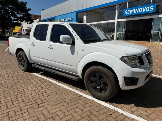 Nissan Frontier S CD 4X4 2.5 TB Diesel 2015