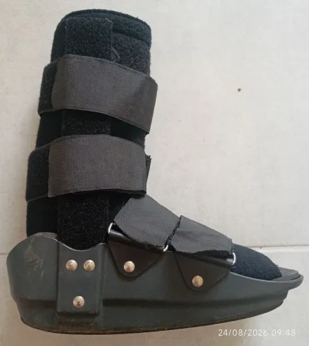 Bota ortopédita usada