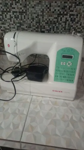 Máquina de constura singer