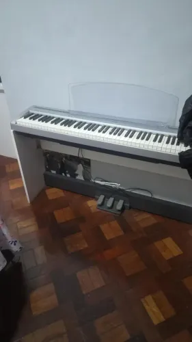 Piano Yamaha P-95