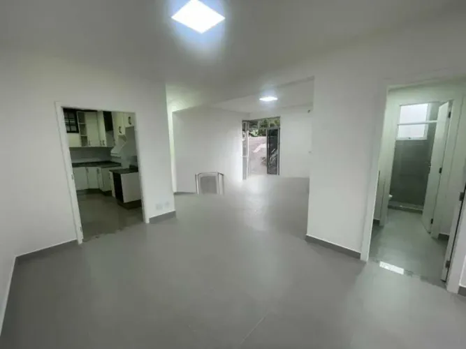 Apartamento : / Residencial / Glória