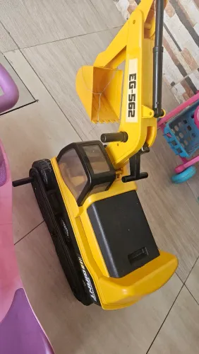 Retroescavadeira trator infantil Grande
