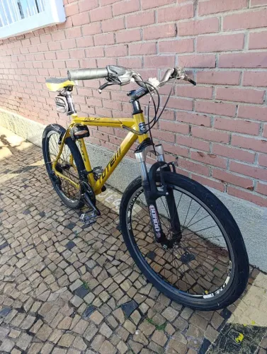 Bicicleta Totem Blitz Aro 26 Shimano Suspensão - Muito Nova