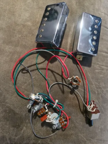 Par de captadores com eletrica completa Squier/Fender