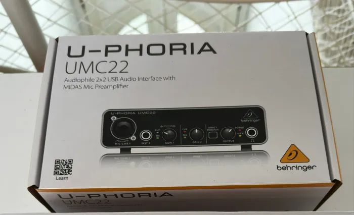 Interface Behringer UMC22 Nova, lacrada. 