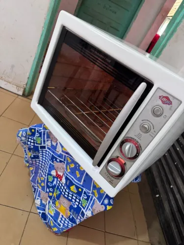 Forno elétrico Layr 48 LT grande Sup conservado limpinho e funcionando tudo 
