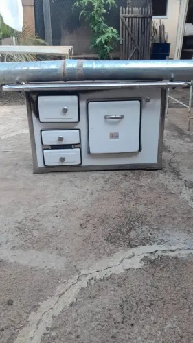 Forna a lenha pequeno e portátil, estilo da região sul