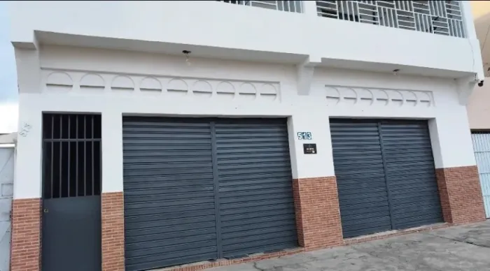 VENDO IMOVEL COMERCIAL E RESIDENCIAL PETROLINA, 2 APARTAMENTOS 1 PONTO COMERCIAL.