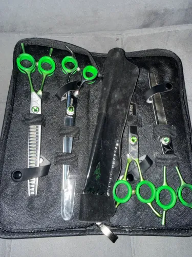 Tesoura profissional para cães