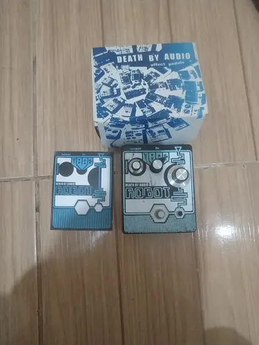 Pedal Fuzz Robot da Death by áudio raro