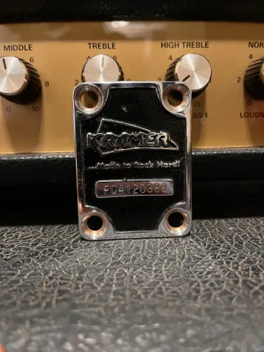 Neckplate Kramer Guitarra