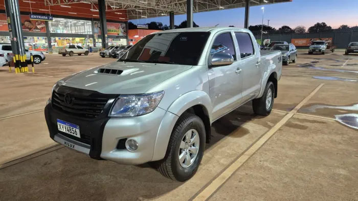 Toyota Hilux CD SRV D4-d 4X4 3.0 TDI Diesel AUT 2013