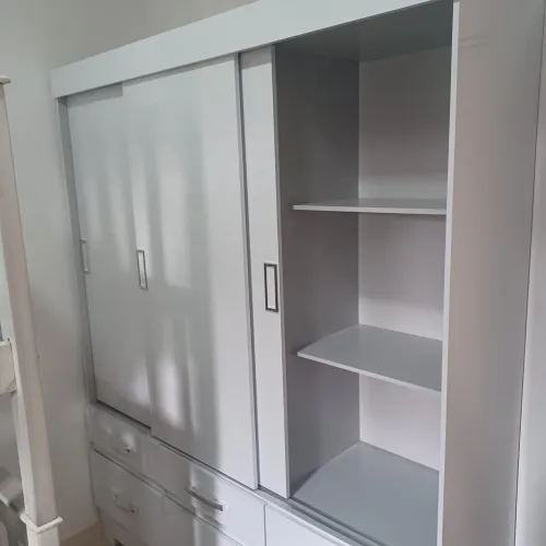 Guarda roupa 03 portas deslizantes 