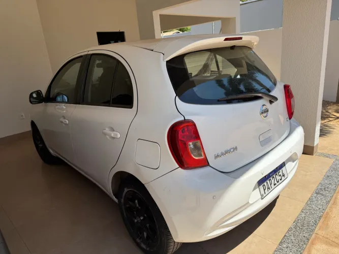 Nissan March SV 1.0 12V Flex 5P 2016