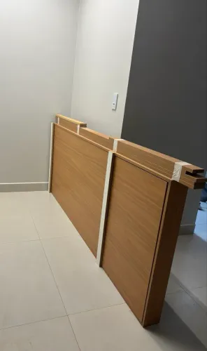 Vendo Porta Acústica de Madeira