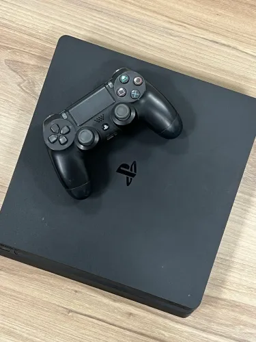 PS4 SLIM + 4 Jogos de Brinde + Controle Original