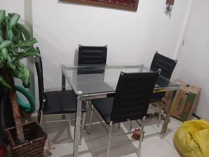 Mesa jantar quadrada 4 cadeiras