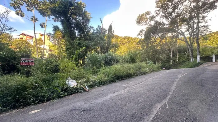 Terreno com 403m², bairro Borboleta, Juiz de Fora, MG.