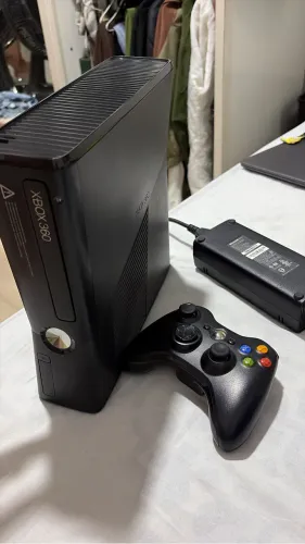 Xbox 360 + Kinect + Controle + 4 jogos 