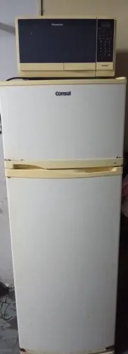 Geladeira Consul e microondas