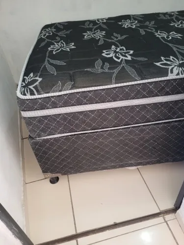 Cama box casal nova (apenas 7 meses de uso)