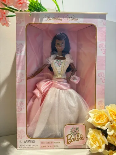Boneca Barbie Birthday Wishes African American (First in a Series 1998)