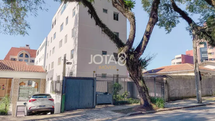 APARTAMENTO REFORMADO 3 QUARTOS UM SUÍTE E VAGA LIVRE Apartamento Reformado 3 Quartos Um S