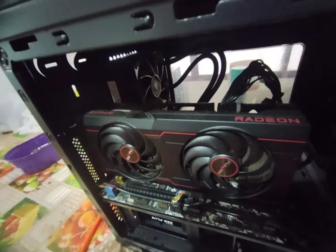 Sapphire Pulse RX 6600 XT 8GB - Ótimo Estado + Caixa