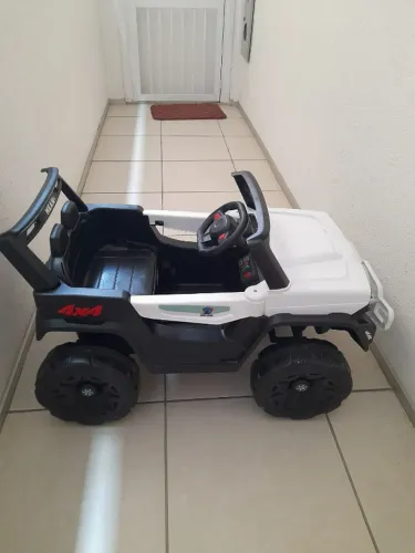 Carrinho Elétrico jeep Infantil 4x4