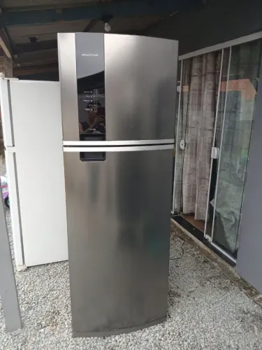 ? VENDO ÓTIMA GELADEIRA BRASTEMP DUPLEX FROST FREE INOX COM GARANTIA ?