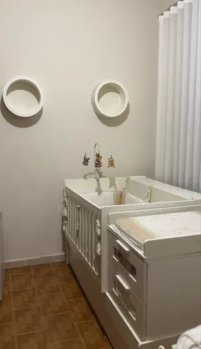 Quarto bebê completo + roupa de cama 