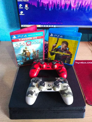 Playstation 4 slim