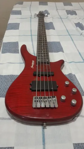 Baixo Strinberg 5 cordas em Perfeito estado