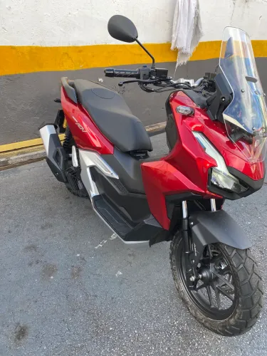 VENDO HONDA ADV 160 QUITADA 2025