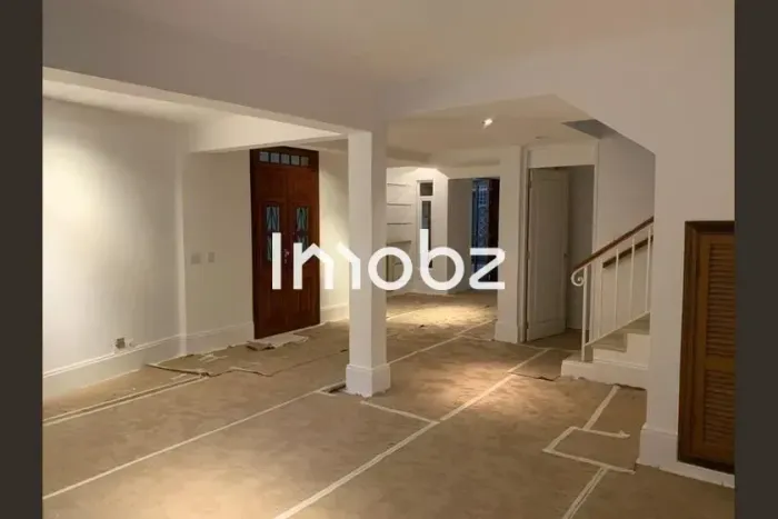 Casa à Venda - Jardim América, 5 Quartos, 300 m2