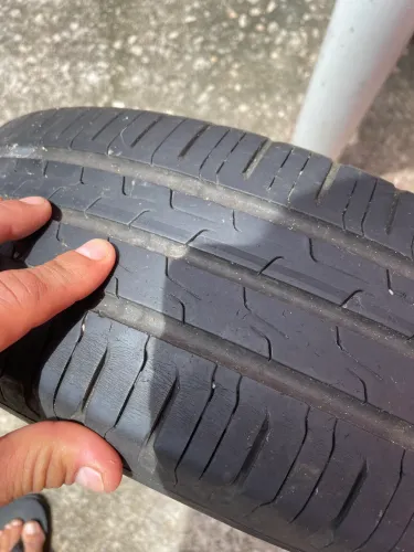 Pneu 165/70/14 continental, praticamente zerado sem detalhes