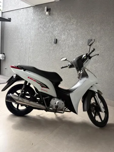 Honda Biz 125 EX 2014/2015 branca