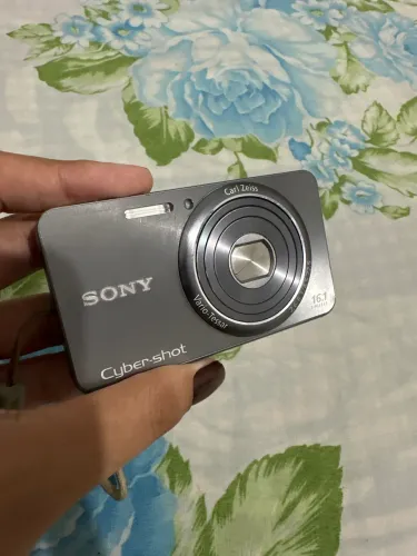 Sony cyber shot dsc w570