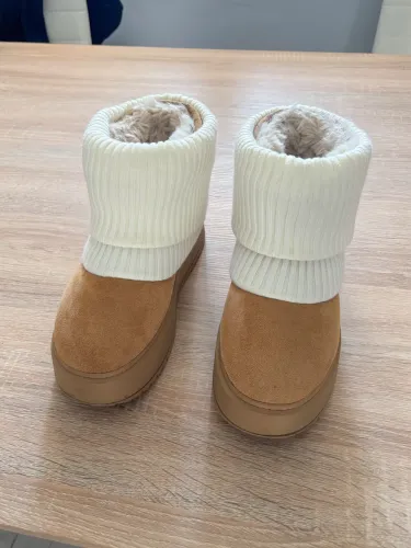 Ugg bota Bershka