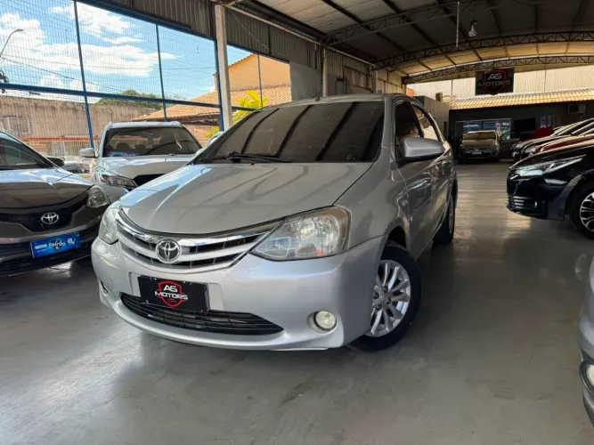 Toyota Etios XLS Sedan 1.5 Flex 16V 4P Mec. 2014