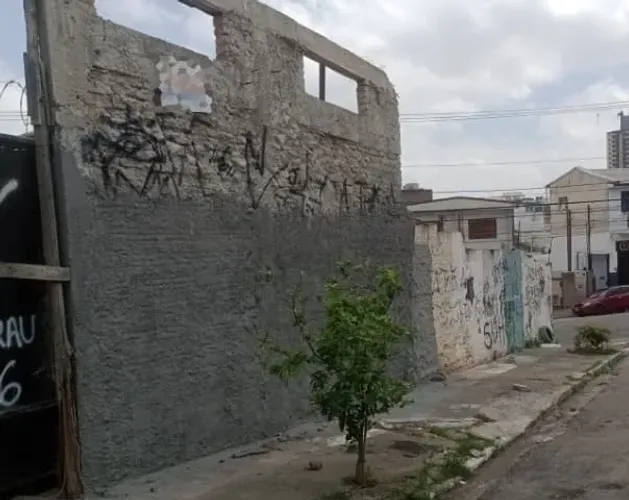 Galpão na Rua Angaíba, 28 110 m²